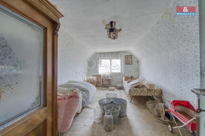 Prodej rodinného domu, Kněževes, Pražská, 67 m2