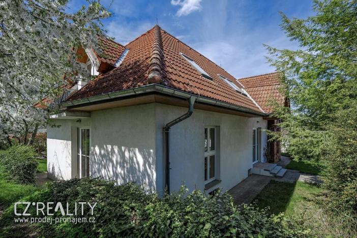 Prodej rodinného domu, Praha - Lipence, Na Bambouzku, 308 m2