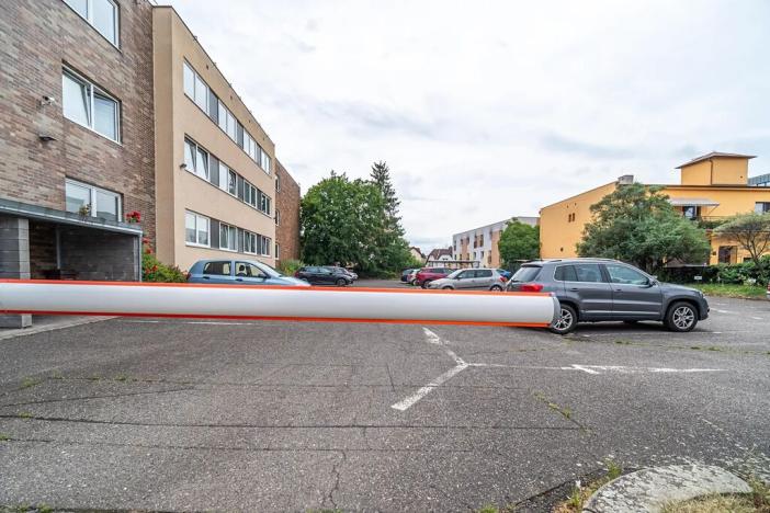 Pronájem kanceláře, Hradec Králové, Sušilova, 250 m2