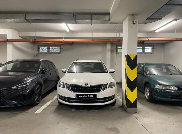 Prodej garážového stání, Praha - Kunratice, Merhoutova, 12 m2