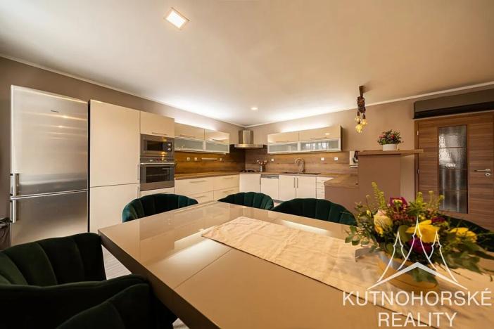 Prodej komerční nemovitosti, Kutná Hora, Zvěřinova, 317 m2