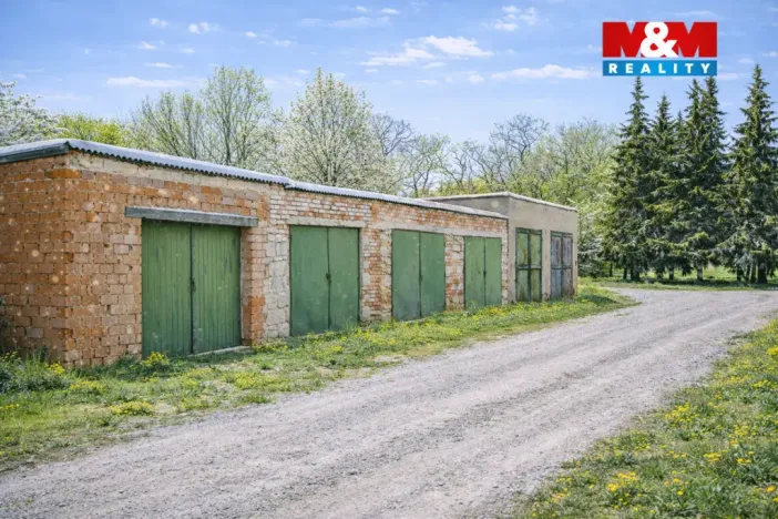 Prodej činžovního domu, Svojšice, 705 m2