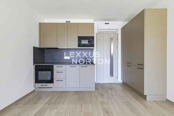 Pronájem bytu 1+kk, Praha - Hloubětín, Poděbradská, 37 m2