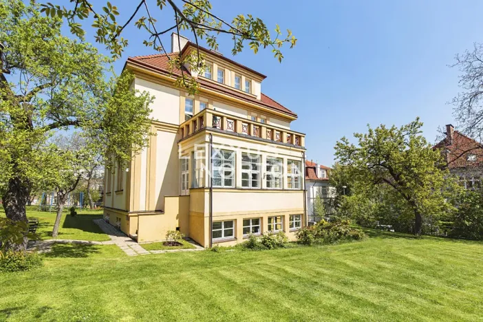 Pronájem vily, Praha - Střešovice, Malá, 386 m2