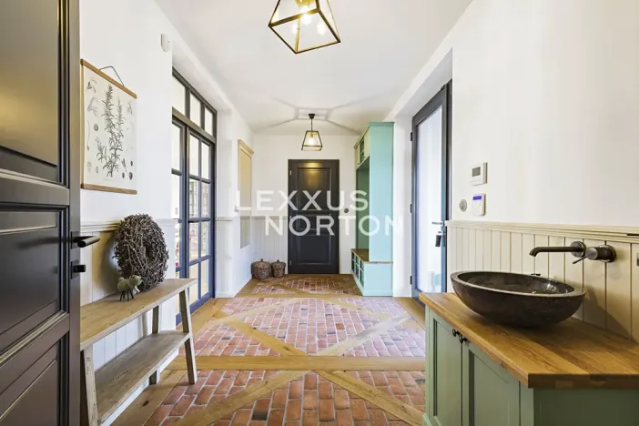 Prodej rodinného domu, Číčovice, 403 m2