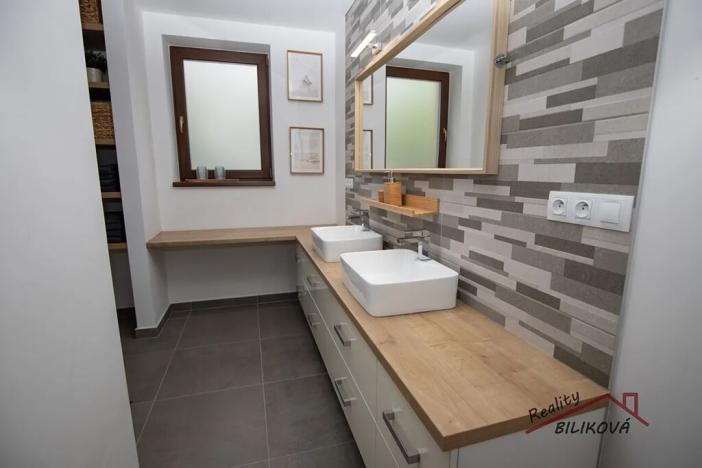 Prodej rodinného domu, Lázně Toušeň, Hlavní, 214 m2