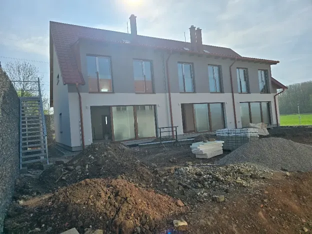 Prodej bytu 4+kk, Mořina, 106 m2