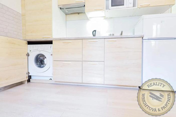 Prodej bytu 2+kk, Praha - Libeň, Zenklova, 37 m2