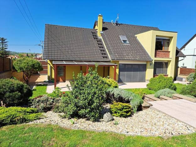 Prodej rodinného domu, Moravany, Švédské kříže, 268 m2