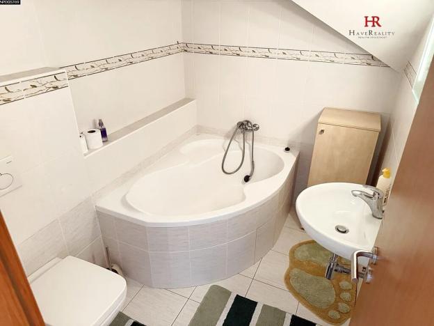 Prodej rodinného domu, Jenišovice, 355 m2