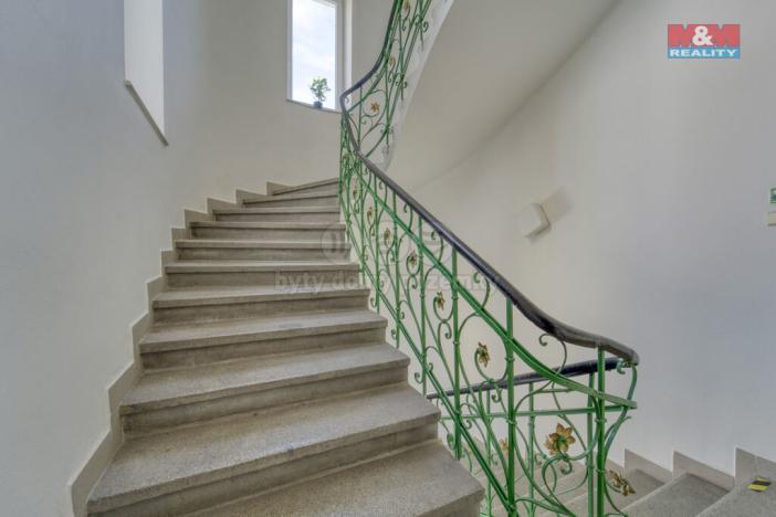 Pronájem kanceláře, Plzeň, Hálkova, 786 m2