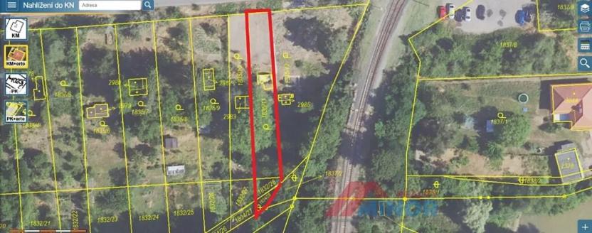 Prodej zahrady, Slaný, Husova, 485 m2