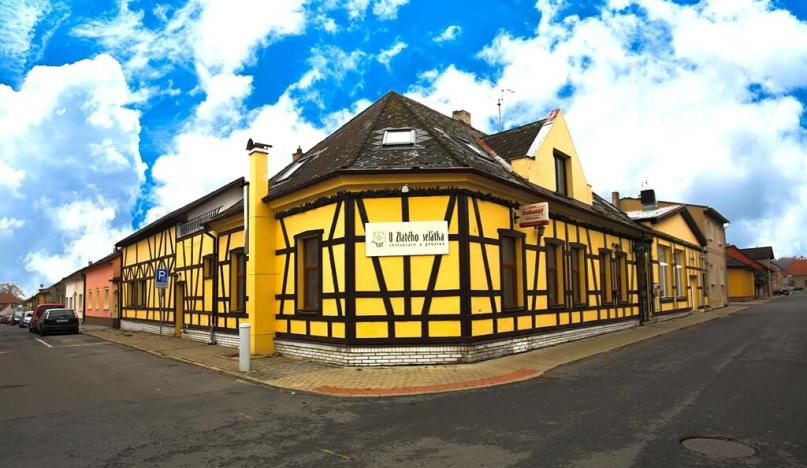 Prodej restaurace, Kladno, Štefánikova, 592 m2