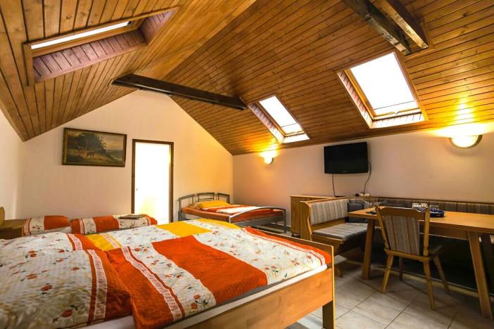 Prodej restaurace, Kladno, Štefánikova, 592 m2