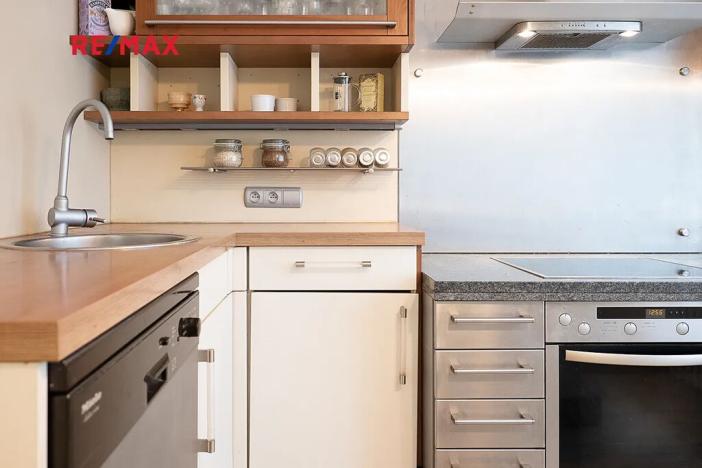 Prodej bytu 2+kk, Praha - Holešovice, Tovární, 78 m2