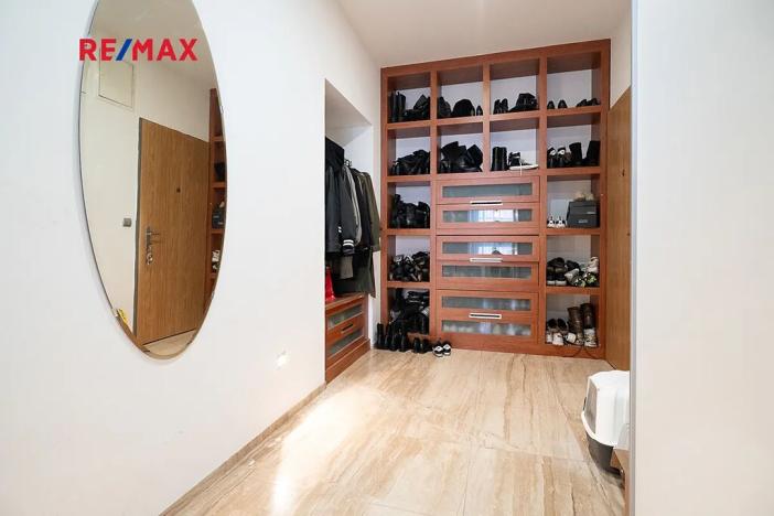 Prodej bytu 2+kk, Praha - Holešovice, Tovární, 78 m2