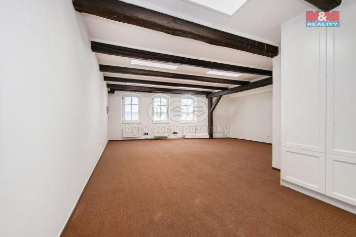 Pronájem kanceláře, Žatec, náměstí Svobody, 93 m2