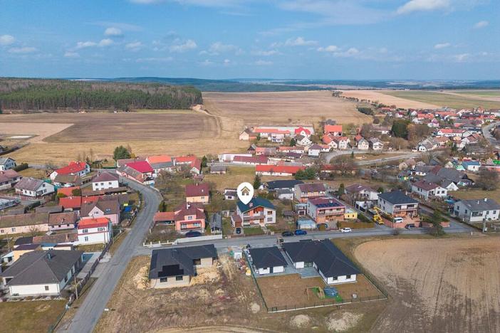 Prodej rodinného domu, Dobříč, 320 m2