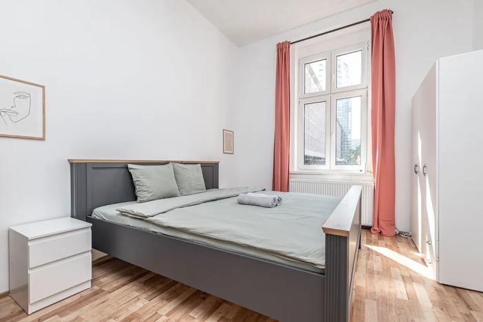 Pronájem činžovního domu, Praha - Karlín, 360 m2