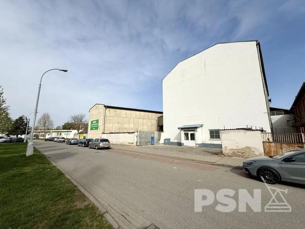 Pronájem skladu, Brno, Komárovské nábřeží, 678 m2