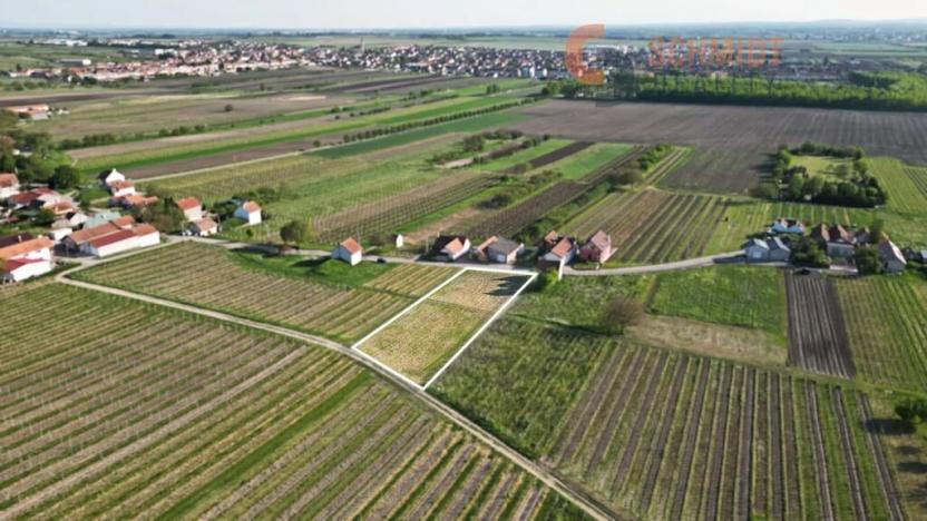 Prodej komerčního pozemku, Velké Bílovice, 1724 m2