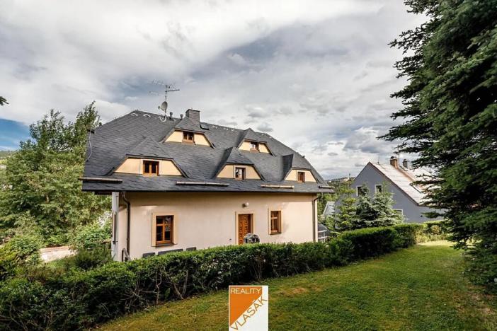 Prodej ubytování, Loučná pod Klínovcem, 370 m2