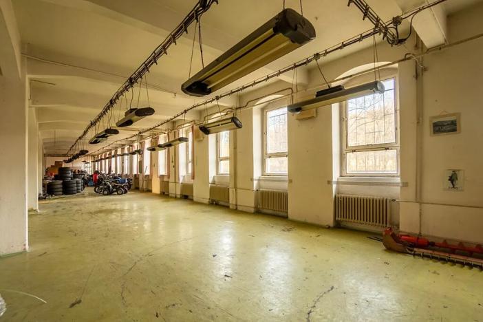 Prodej skladu, Kolinec, 2640 m2