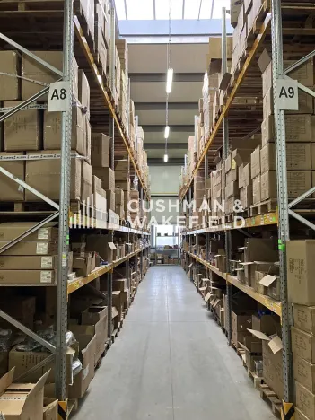 Pronájem skladu, Dubno, 5668 m2