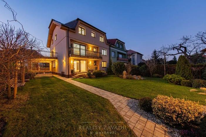 Prodej ordinace, Praha - Suchdol, Osvobození, 314 m2