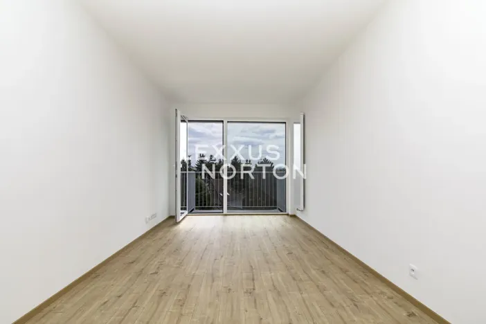 Prodej bytu 2+kk, Praha - Hostavice, Českobrodská, 60 m2