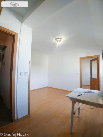 Pronájem bytu 2+kk, Dobřichovice, Za Parkem, 34 m2