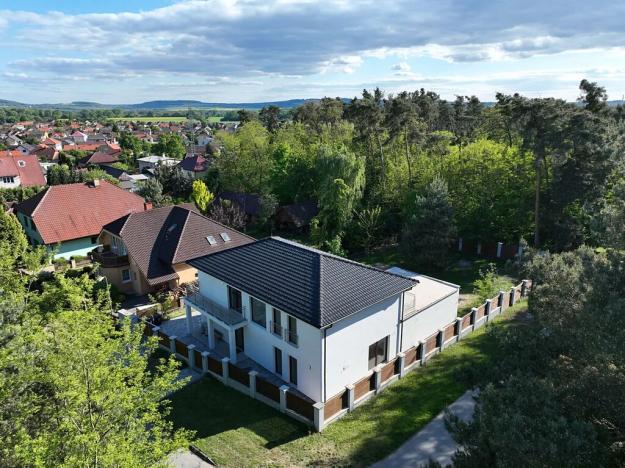 Prodej rodinného domu, Tři Dvory, 235 m2