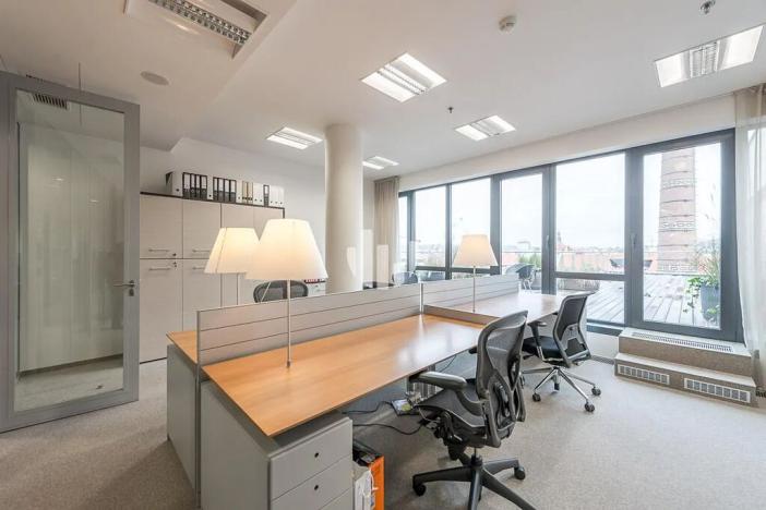 Pronájem kanceláře, Praha - Karlín, Pernerova, 595 m2