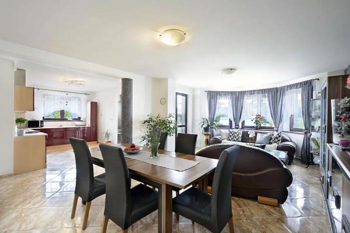 Prodej rodinného domu, Květnice, V Zelených, 300 m2