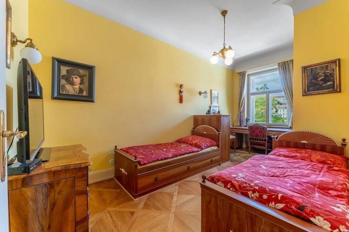 Pronájem bytu 3+1, Praha - Malá Strana, U lužického semináře, 111 m2