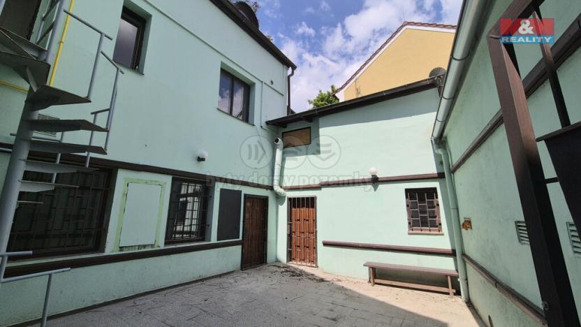 Pronájem obchodního prostoru, Kladno, T. G. Masaryka, 157 m2