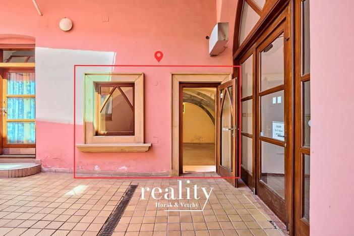 Pronájem obchodního prostoru, Znojmo, Horní náměstí, 31 m2
