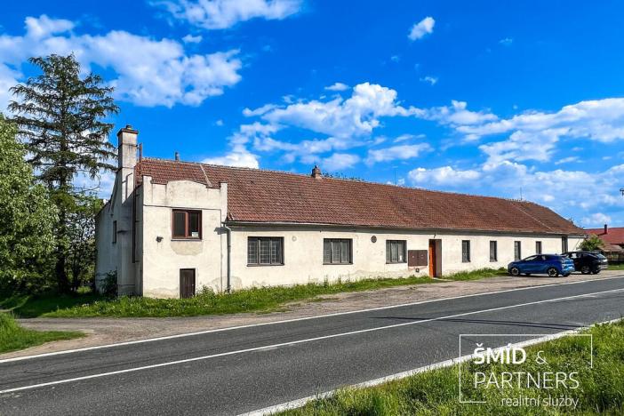 Prodej výrobních prostor, Uhlířská Lhota, 500 m2