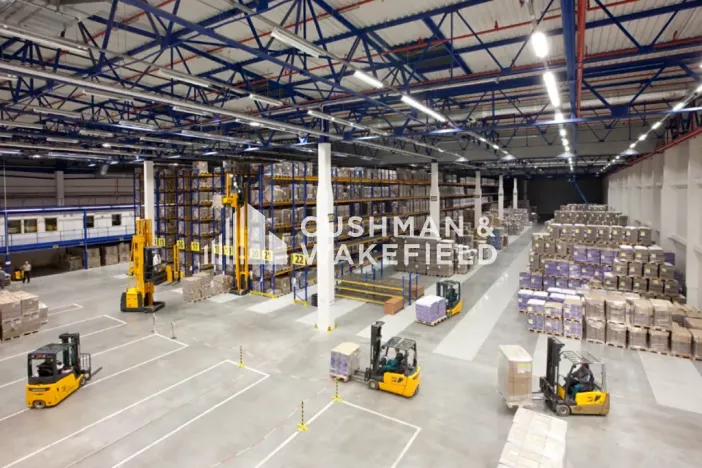 Pronájem skladu, Opava, Těšínská, 700 m2