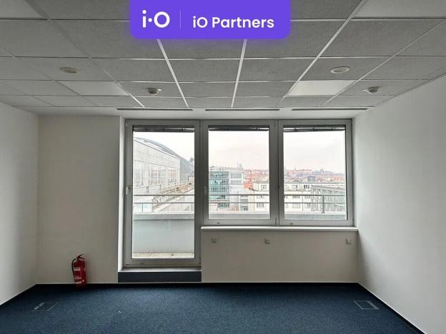 Pronájem kanceláře, Praha - Smíchov, Plzeňská, 1121 m2