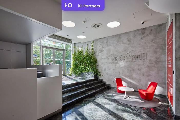 Pronájem kanceláře, Praha - Smíchov, Plzeňská, 1121 m2