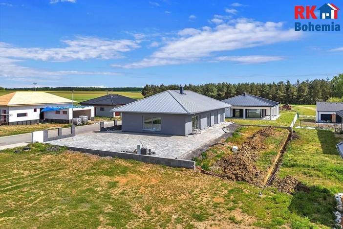 Prodej rodinného domu, Sukorady, 200 m2