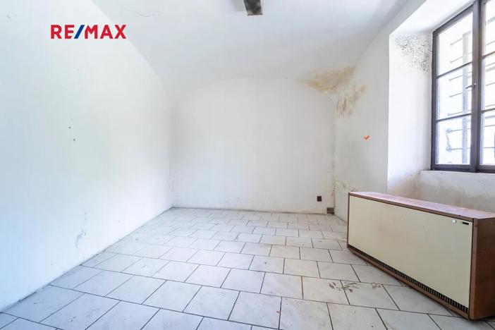 Prodej rodinného domu, Týnec nad Labem, Masarykovo náměstí, 142 m2