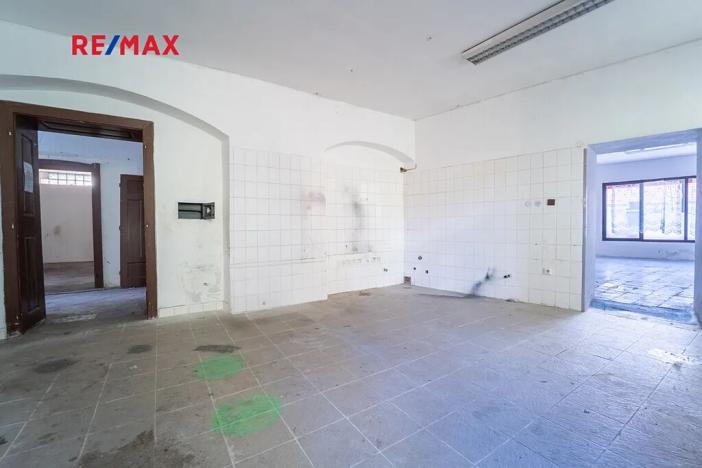 Prodej rodinného domu, Týnec nad Labem, Masarykovo náměstí, 142 m2