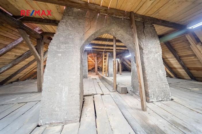 Prodej rodinného domu, Týnec nad Labem, Masarykovo náměstí, 142 m2