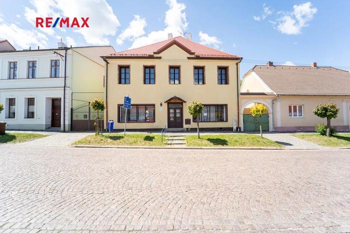 Prodej rodinného domu, Týnec nad Labem, Masarykovo náměstí, 142 m2