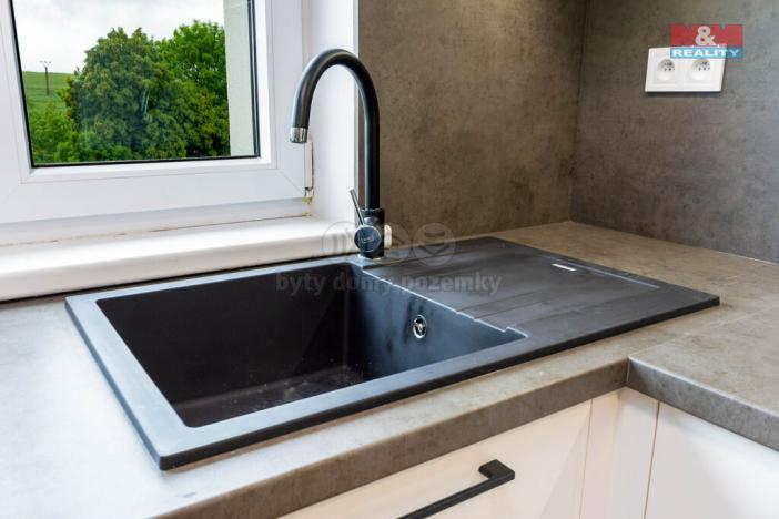 Prodej rodinného domu, Hrabyně, 188 m2