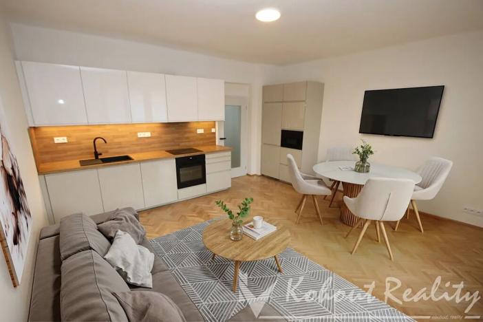 Prodej bytu 3+kk, Praha - Kobylisy, Ořechová, 111 m2