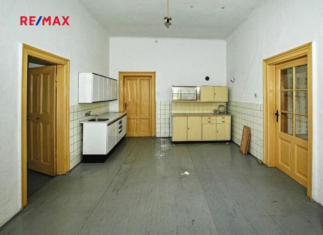 Prodej obchodního prostoru, Hostouň, Chodské náměstí, 499 m2