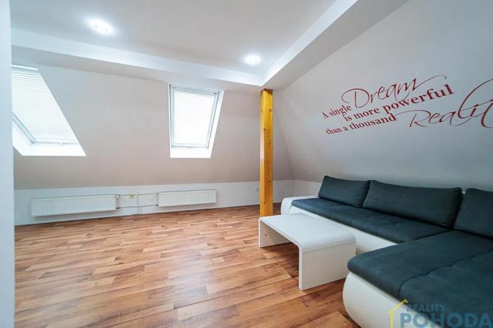 Prodej rodinného domu, Klešice, 365 m2